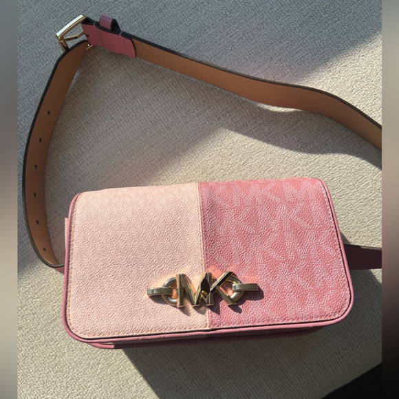 Michael Kors Fanny Pack - Picture 2 of 6